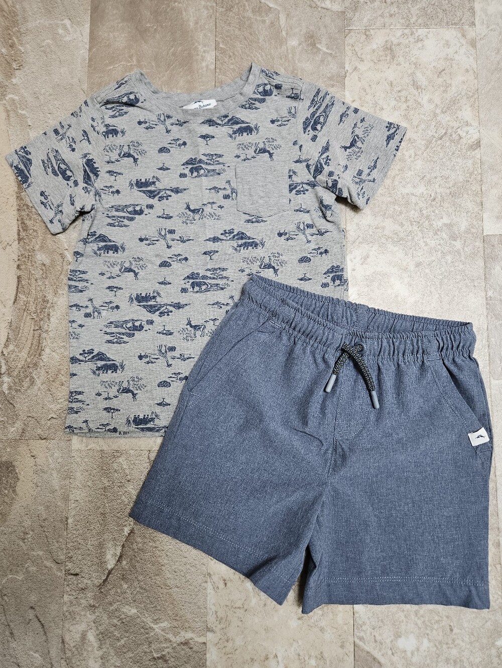 Tommy Bahama Outfit. 4T. EUC.